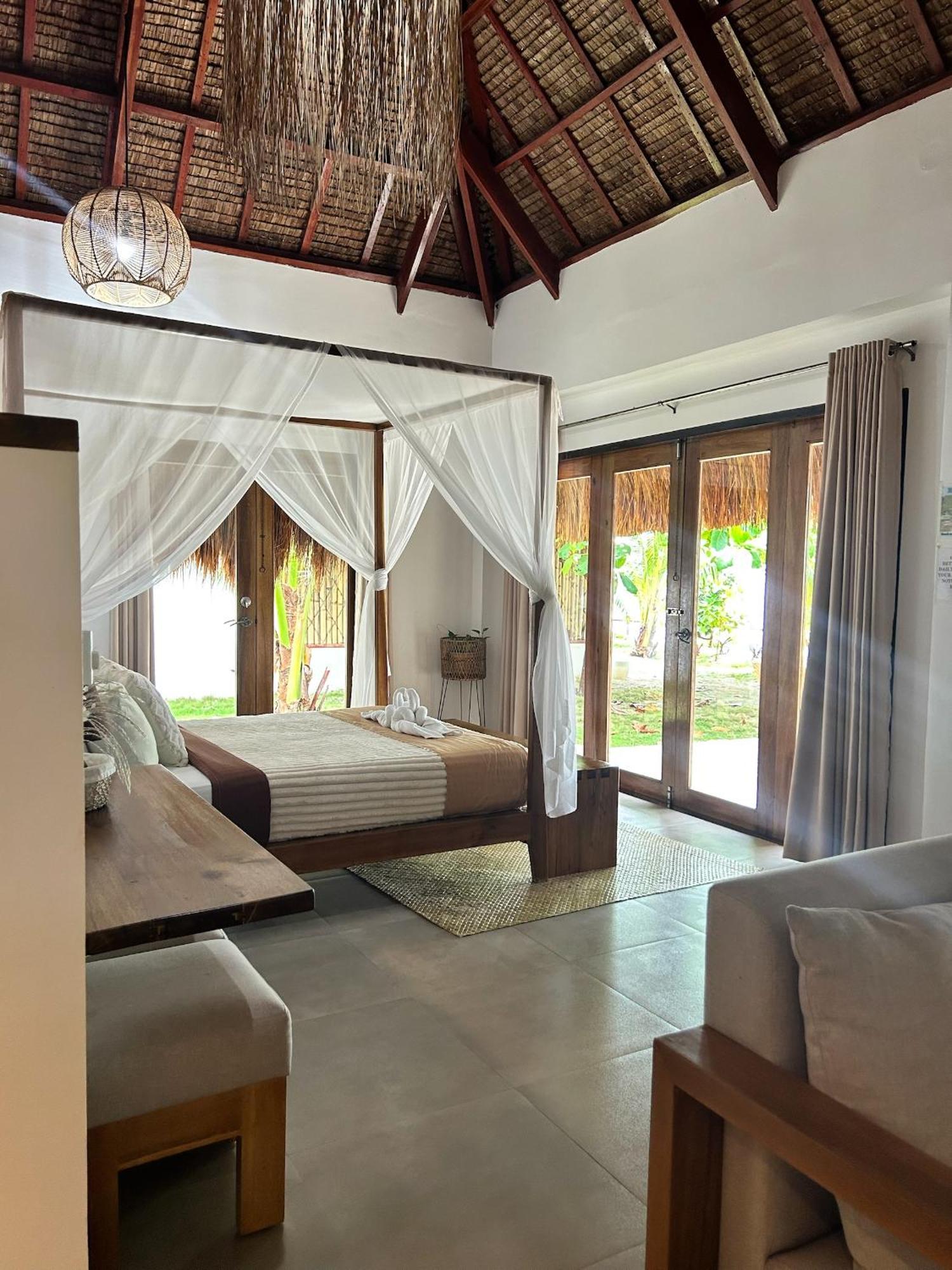 Yapak Resort *